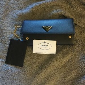 Prada saffiano wallet